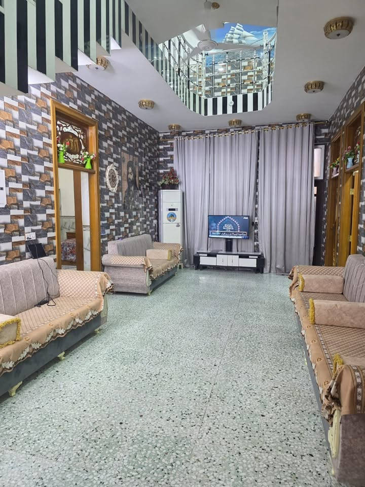 🏡 بيت للبيع في الدبلة – طريق الحلة ديوانية

📍 الموقع: الفرع المقابل للاستدارة الثانية بالجهة الرايحه القاسم
📐 المساحة: 285 متر
📑 السند: طابو 25

✨ المواصفات:
🔹 طابقين
🔹 4 غرف (غرفة بالطابق الأول و3 غرف بالطابق الثاني)
🔹 بناء حديث
🔹 تشطيب وبناء درجة أولى
🔹 البيت كامل مكمل وجاهز للسكن
🔹 جميع التفاصيل موضحة بالصور

📍 عنوان المكتب:
بابل السياحي – الحصين – الفرع المقابل للحسينية – مقابل عمار الحلاق

📞 للاستفسار أو مراجعة المكتب:
***********
***********
