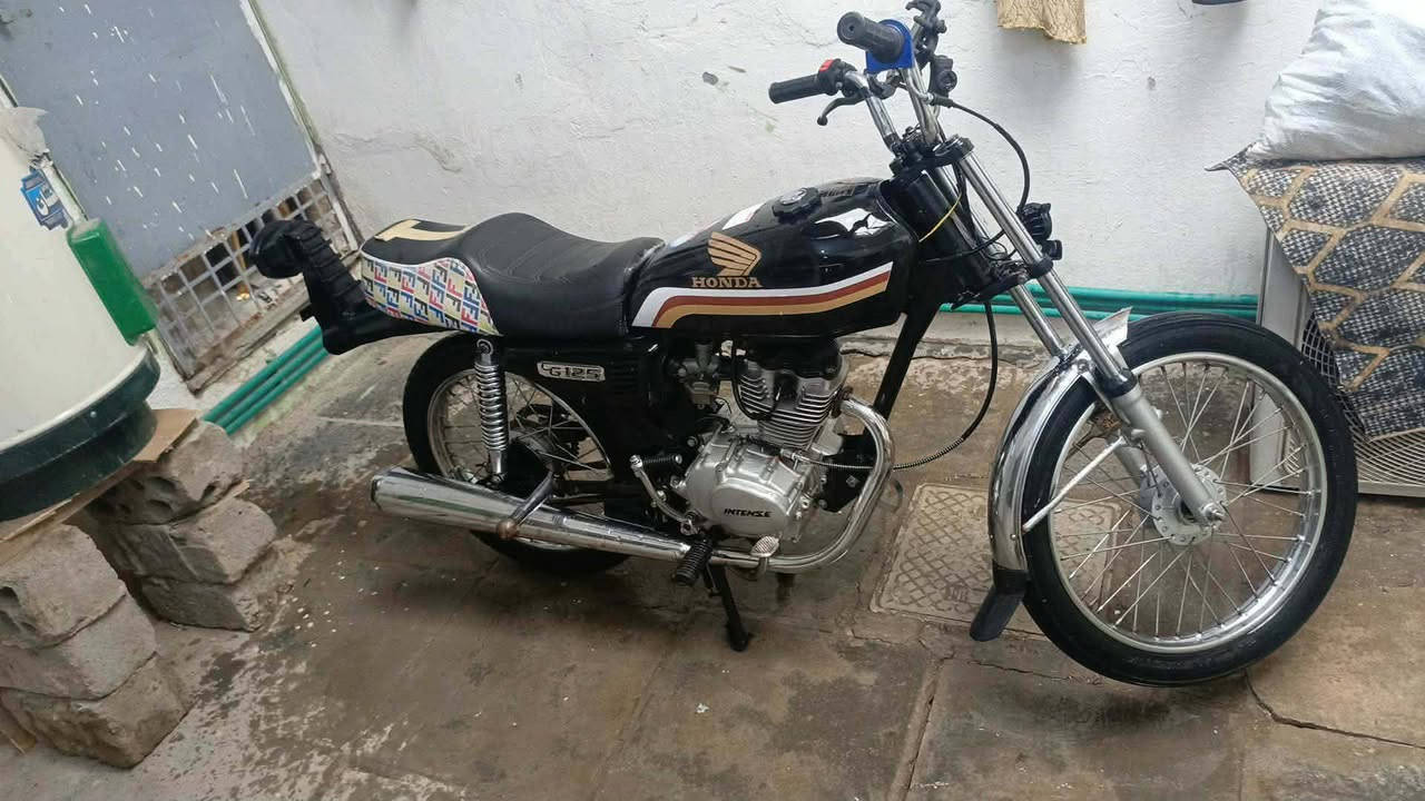 دراجه الربيع اصولي رقم وسنويه رقم اسود 
السعر 800وبيه مجال المكان نجف


**إذا كنت صاحب هذا الإعلان وتريد حذفه لأي سبب، رجاءا أرسل رسالة إلى الدعم الفني**