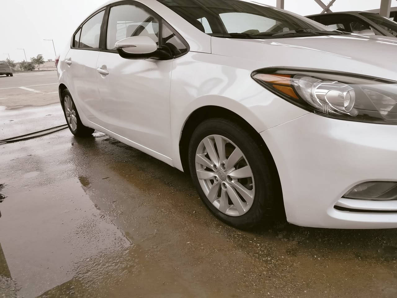 السلام عليكم كيا فورتي وارد امريكي 
 محرك 2000 دوش موديل 2015 
رقم واسط انكليزي سياره جاهزه 
بيها صبغ حزام بدون دواخل السعر 98 ورقه 
 مكان السياره واسط تفاصيل الاتصال 
***********
***********
