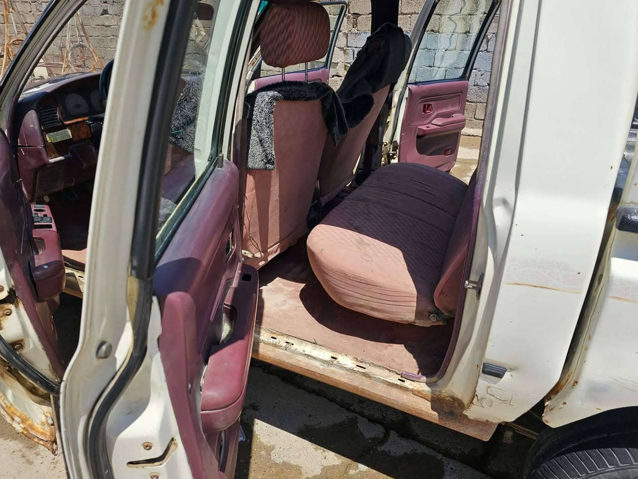 السلام عليكم ورحمة
للبيع بيكم دير ٢٠٠٧
رقم واسط تحويل
مكينه (بخاخ) وكير واكسن مكفولات
تايرات جدد
مكان السياره الكوت
لاضربه ولا تبديل
***********
