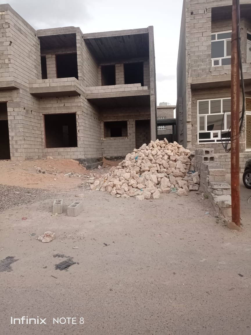 السلام عليكم ورحمة الله وبركاته 
بيت 🏠 قاطين هيكل للبيع 
في منطقة المضيق خلف الشيخ مسعود
المنطقة ماء كهرباء تبليط 
شغل البيت درجة اولى 
للاستفسار *********** وتساب
 ***********
