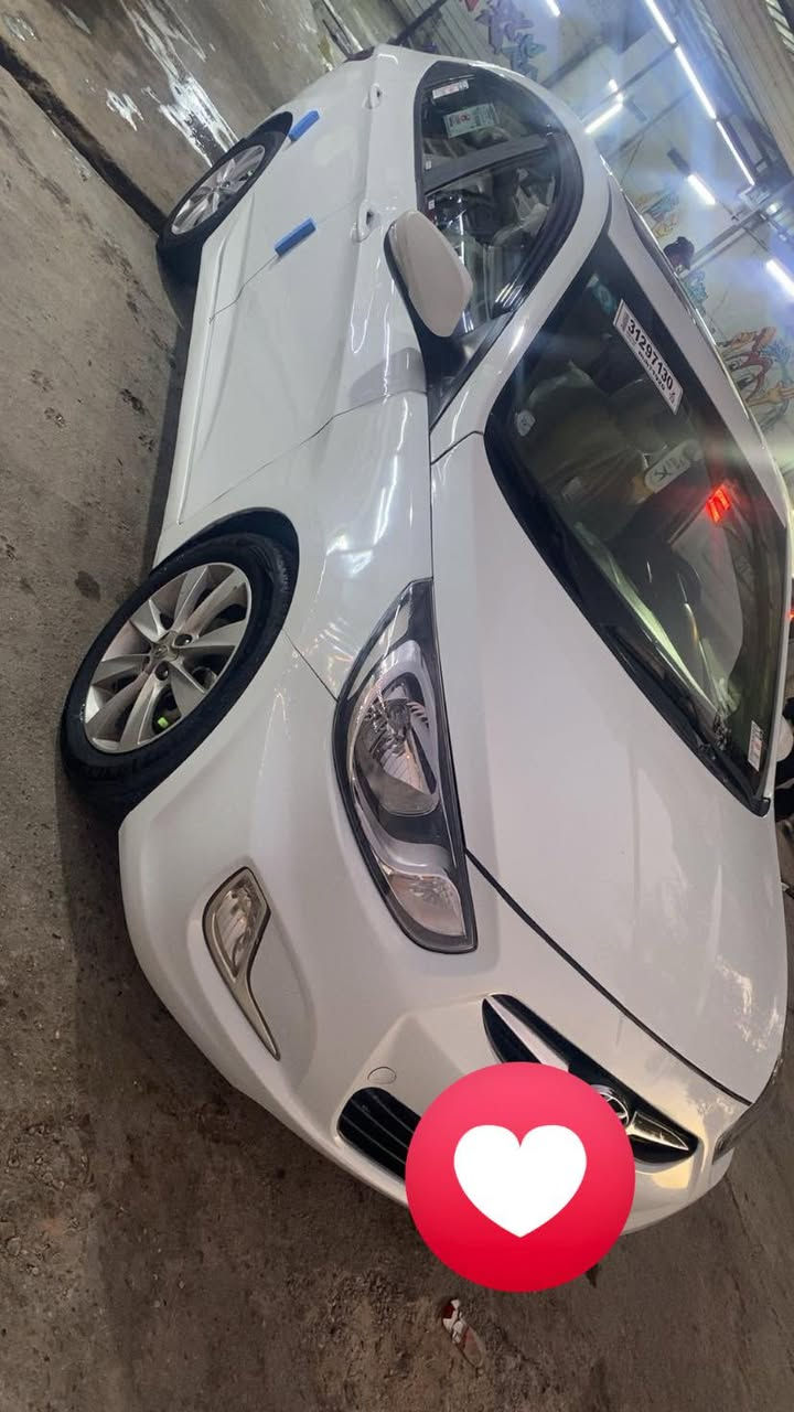 السلام عليكم اكسنت موديل 2011 بلو يعني فول فتحه 5 تجاوي بيهة ظرر جاملغ وبنيد للعلم السياره خليجيه رقم بغداد السعر 90  مكاني بغداد الغزاليه رقم الهاتف ***********
