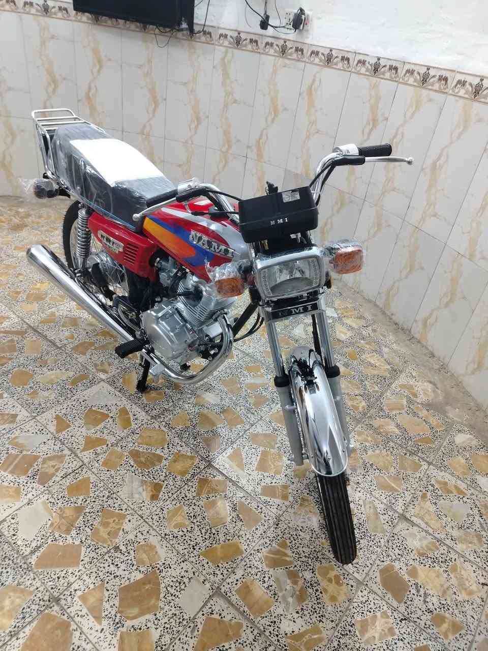 دراجه نامه شلامجه الصلي بلاد تسحكه عله يدك بعده بدهن الشركه مامسحوكه أوراق اسكنر السعر 955  وياه باتري هديه (***********) ضل صافن التبيع بل مليون انه الك 😜🤌يله العماره ماكو هيج اسعار اجاكم العيد 🤪
