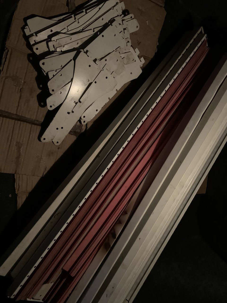 ڕەفەی دوکان ١٢ دانەیە ***********
