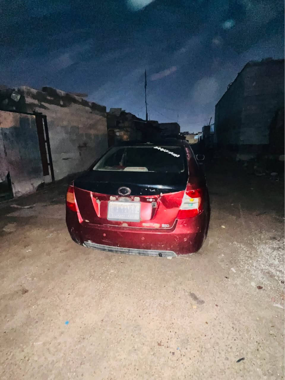 السلام عليكم  فاو مديل ٢٠١٣ 

مكينه بيه بكن 

راعي ما ندله 
البيع كوم حديد 
السعر ١٠ وبيه مجال 
مكان البصره موفقيه
*********** البصرة, العراق
