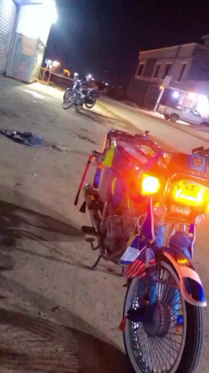 ماتۆری خۆم دەفرۆشم ماتۆرەکە بی حەیبە بەشەرت دەیفرۆشم هەموو قەلبی بەشەرت فول کەمەلیاتە ماتۆرەکە لەبەر جاوانە مۆدیل 2020و HKRمەکینەی کەپسە و بەشەرتی 10وەستایان لۆ سحرەکەشی نامەمم لۆ بنیرنن خزمەتان دەکەم


**إذا كنت صاحب هذا الإعلان وتريد حذفه لأي سبب، رجاءا أرسل رسالة إلى الدعم الفني**