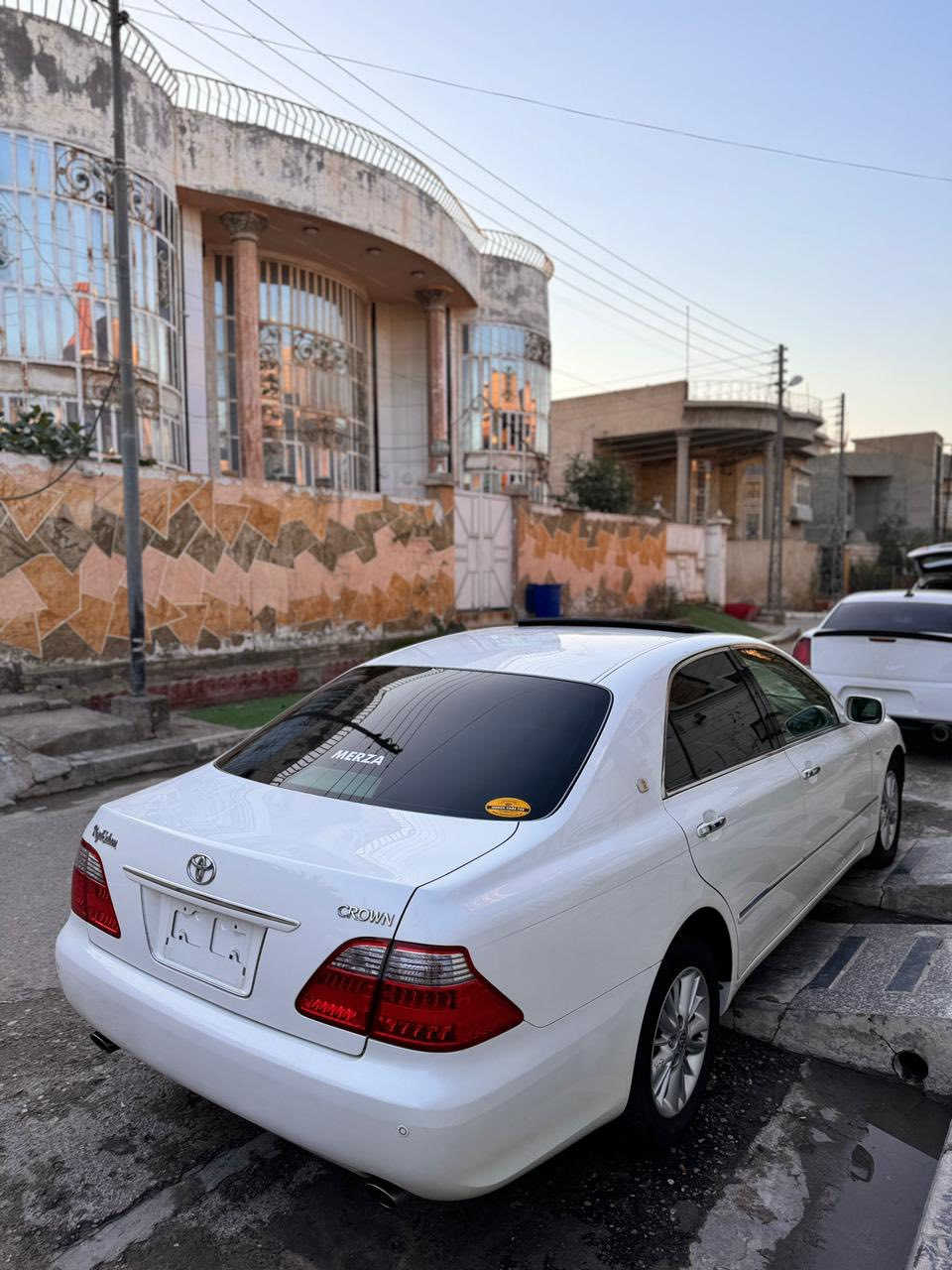 شاهيه موديل 2007 مسجل رقم بصره. دولي 
  
1داخل جلد ابيض ملكي 
2دخول جديد السياره ماشيه 98  
مكان السياره النجف مشروع وطني 
والموتصفات كدامك بل صور  شاصي80
سياره حلوه مكفوله 
***********
