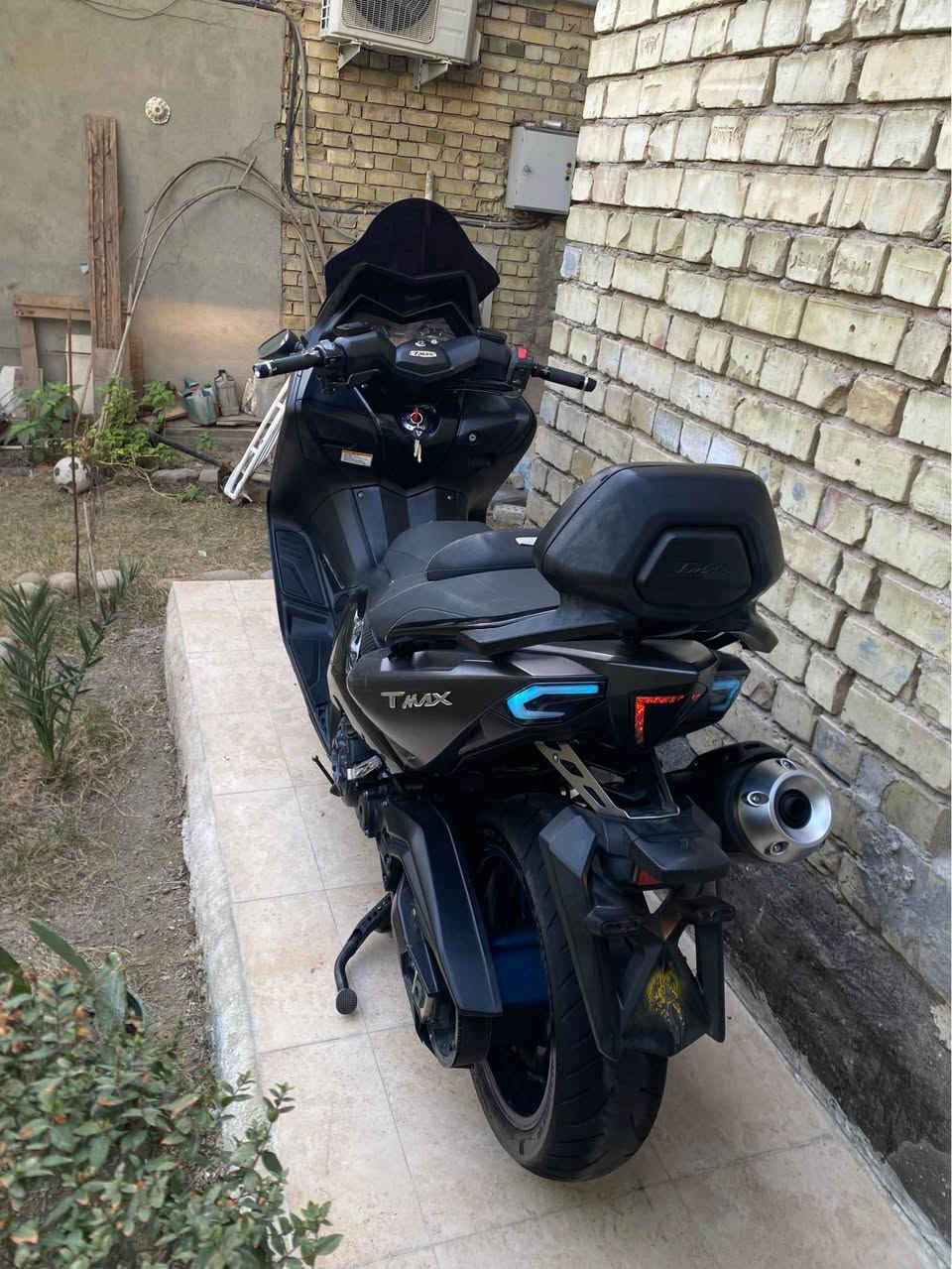 سلام عليكم حبايب
TMAX 2014 530 للبيع
دراجة مكفوله كفاله عامه عله وضع اليابان
ماشية ٤٠ الف حقيقي
تحتوي عله 3  سويجات وكتلوكات وعدة الشركه
عنواني بغداد 
*********** بغداد, العراق
