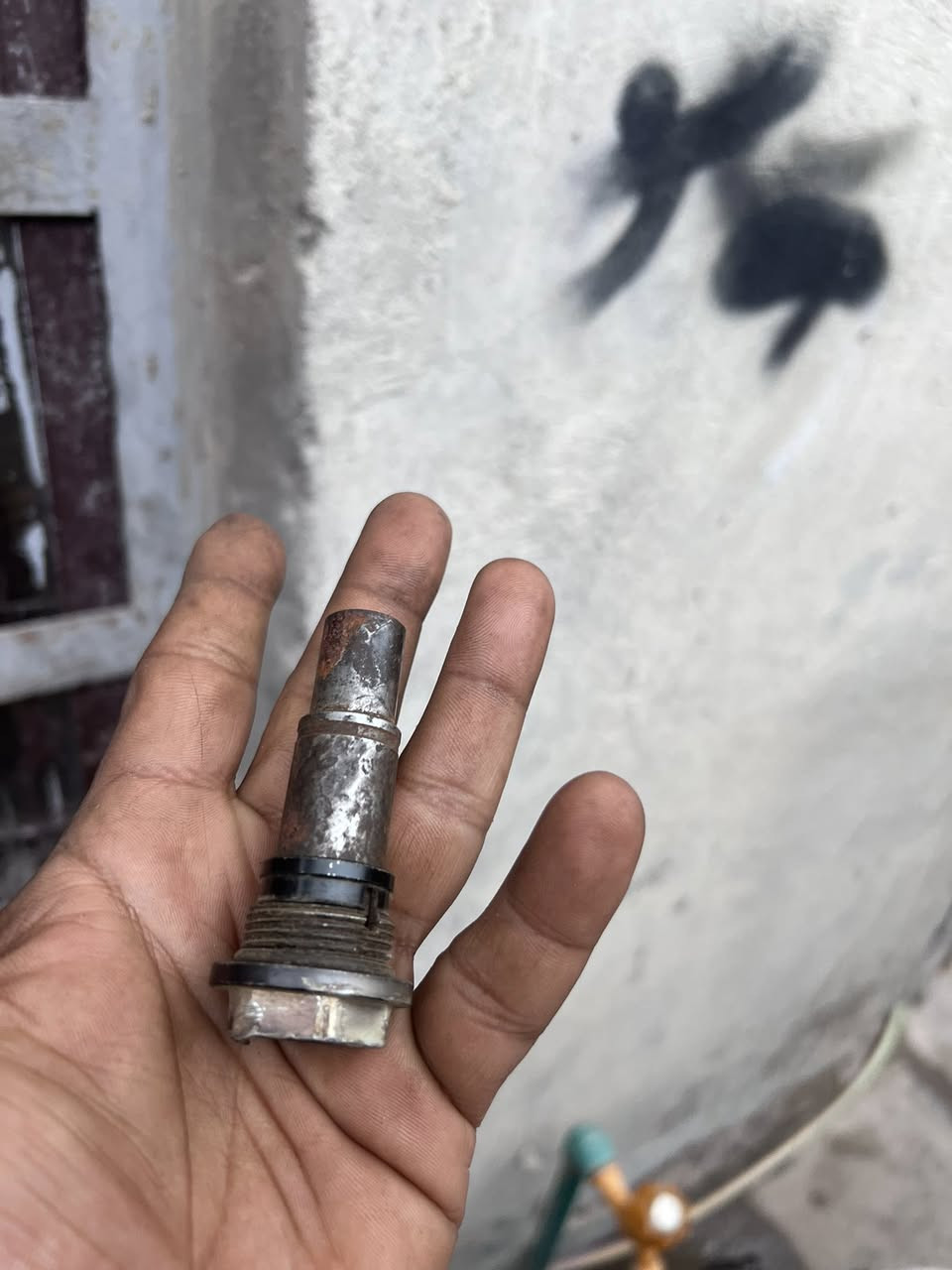 مال بي ام كله اصلي
قاعده يمنه كامله 
هيه ودوسه البريك
وضاغطها هيه وقبها البلاد اي 
شي مابيه وصالنصه اصليه
مضرره تصلح تغليف وتتعدل
اي شي مابيها صوته فول عالي
معروفها الصليه هاي النوعيه
بس الخارجي  مضرر


**إذا كنت صاحب هذا الإعلان وتريد حذفه لأي سبب، رجاءا أرسل رسالة إلى الدعم الفني**