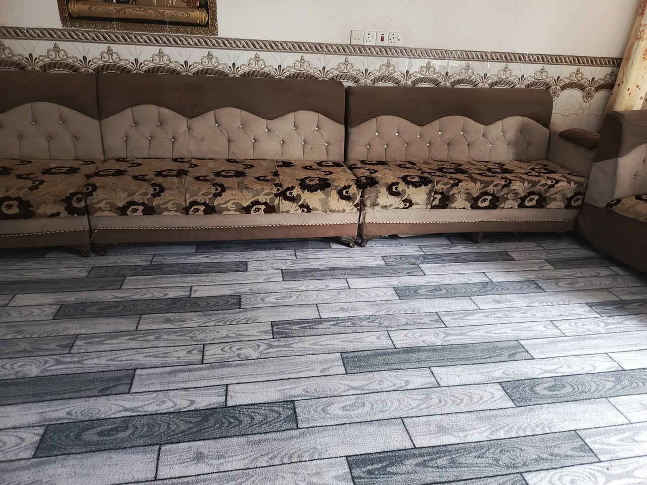 ديوان للبيع 14مقعد نضيف حيل الشراي يتصل المكان كربلاء للستفسار هذا رقمي للتواصل مع ***********
