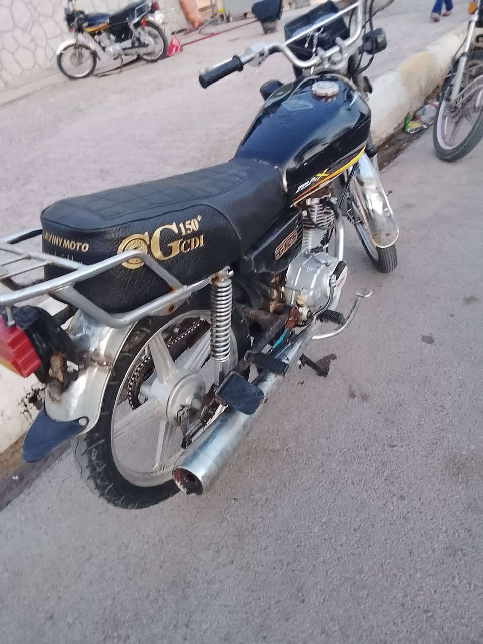 للبيع اربعه كير  موديل 20 سعره 300 وبي مجال ***********

