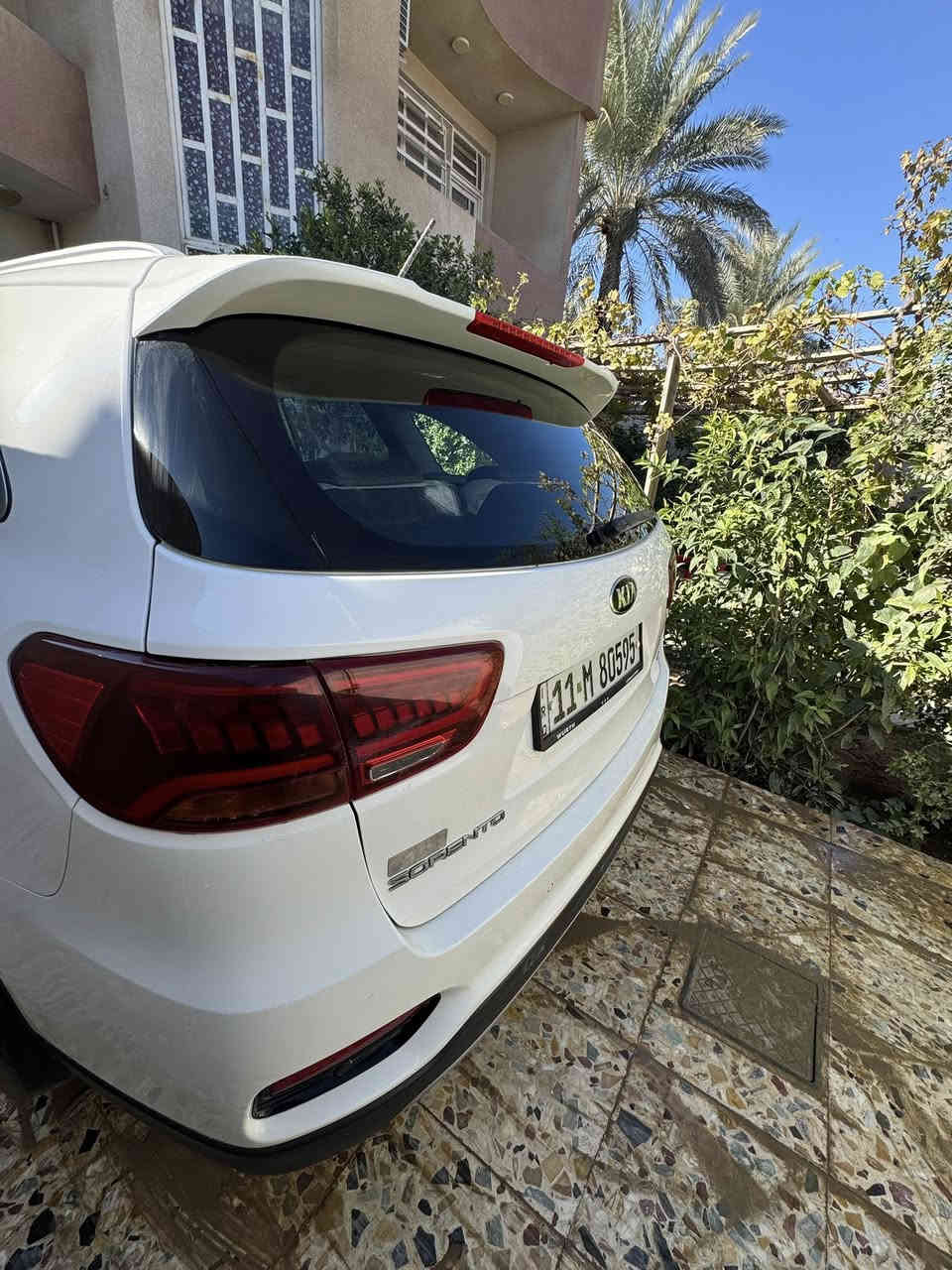 سلام عليكم سورنتو موديل 18 شكل ال 20  خليجي
فول مواصفات ماعده الفتحه 
بصمه تشغيل تقفيل 
حساسات امامي خلفي
كشنات كهرباء 
كشنات جلد 
تحكم ستيرن 
و بيها بعد هواي مواصفات 
السياره مكفوله كفاله عامه ماعده بارد بصيط  بل باب 
رقم بغداد باسمي  هزه جديده صار سبوع 
*********** واتساب فقط 
ب 245 بيها مجال
