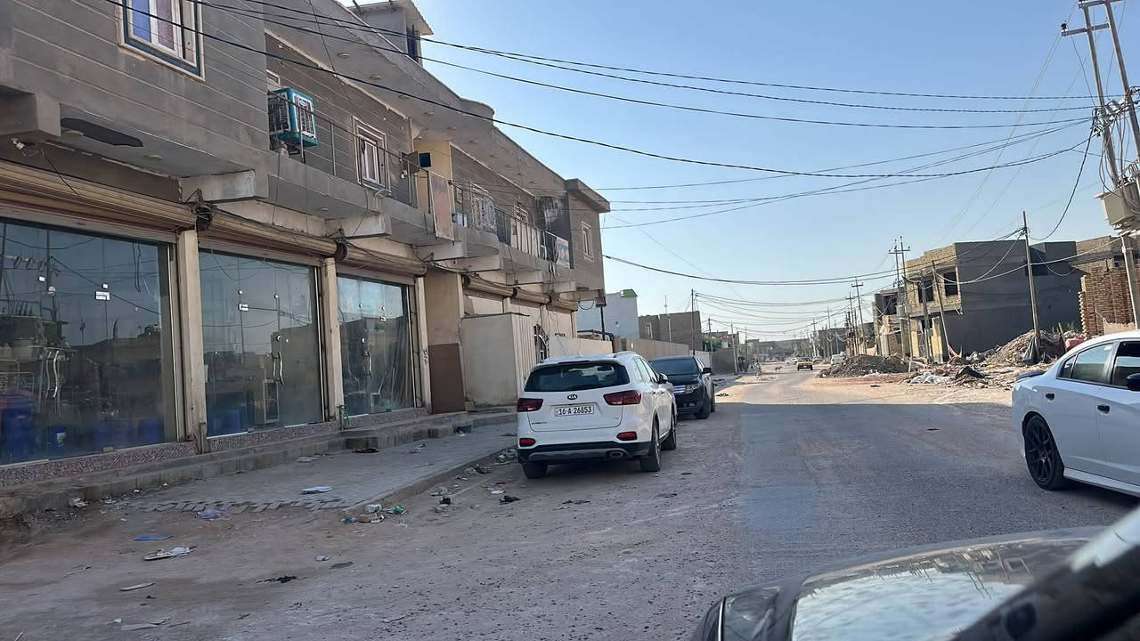 للايجار محل كبير ٨ في ٨ حي الجامعة نهاية شارع ٢٠ مجاور حسينية فاطمة بنت الحسين للاتصال ***********
