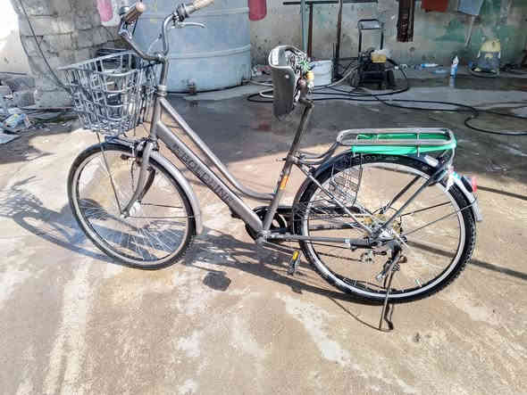 بايسكل للبيع عبد الحليم حجم 26 فول مواصفاات كير وحساس كلو شغال ماتصرف ربع عليه السعر 150
الشراي يتصل ***********
