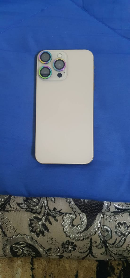 11 كاميرتين اعتيادي محور 15 بطاريه 100 شاشه مبدل ذاكره 128 السعر170 ***********📞 مكاني كركوك حزيران
