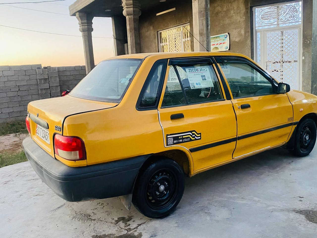 السلام عليكم موديل 11
رقم إنكليزي مصفرة هيئه وغرامات
محرك كير نظاف شاصي واحد مصلح 
عارضهه ٢٣ وبيهه مجال. مكاني بغداد جسر الفرنسي قرب حي النصر ***********
