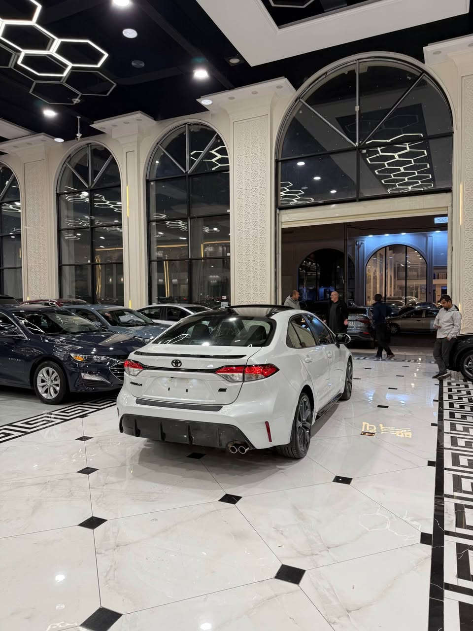 السلام عليكم 
للبيع تويوتا كرولا ابيض 2023 SE 
موصفات فول فول سقف اسود 
محرك 20 
ماشي 34الف ميل 
صبغ هلال جاملغ خلفي بدون دواخل شرط
وبيها ثلاث قطع تبديل شركة بدون صبغ 
ارباك بس برده ماباقي كلها بشرط 
سياره بدون كلير أمريكي و بدون تعديل بارد شرط
سياره بدون شخوط و رصعات و بقصات 
سياره بدون رقم ترقيم شمالي فقط 
تكلفة رقم 12 ورقه 
ملاحظة صوار حادث موجوده في المنشور 
اي استفسار عن سيارة خاص مفتوح 

السعر 157 ورقه ومجال 
اخوكم ديار ابو عمر 
*********** واتساب 
***********
عنوان أربيل أربيل, العراق
