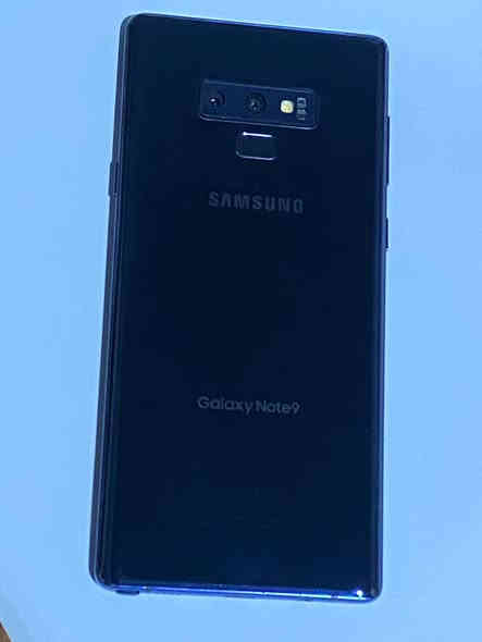 السلام عليكم جالاكسي نوت ٩ جهاز مكفول اي خليل ذاكره ١٢٨ فول نضافه  شرق أوسط. ويا شاحنه شحنا اصليه واكفر  ملا حضه بس بيت سيم كارت اسود مونيلي   عنوان النجف  حي النداء عمود ٦٧  رقم ***********.  السعر ٢٠٠ الف  او مراوس ايفون اكس ماكس

