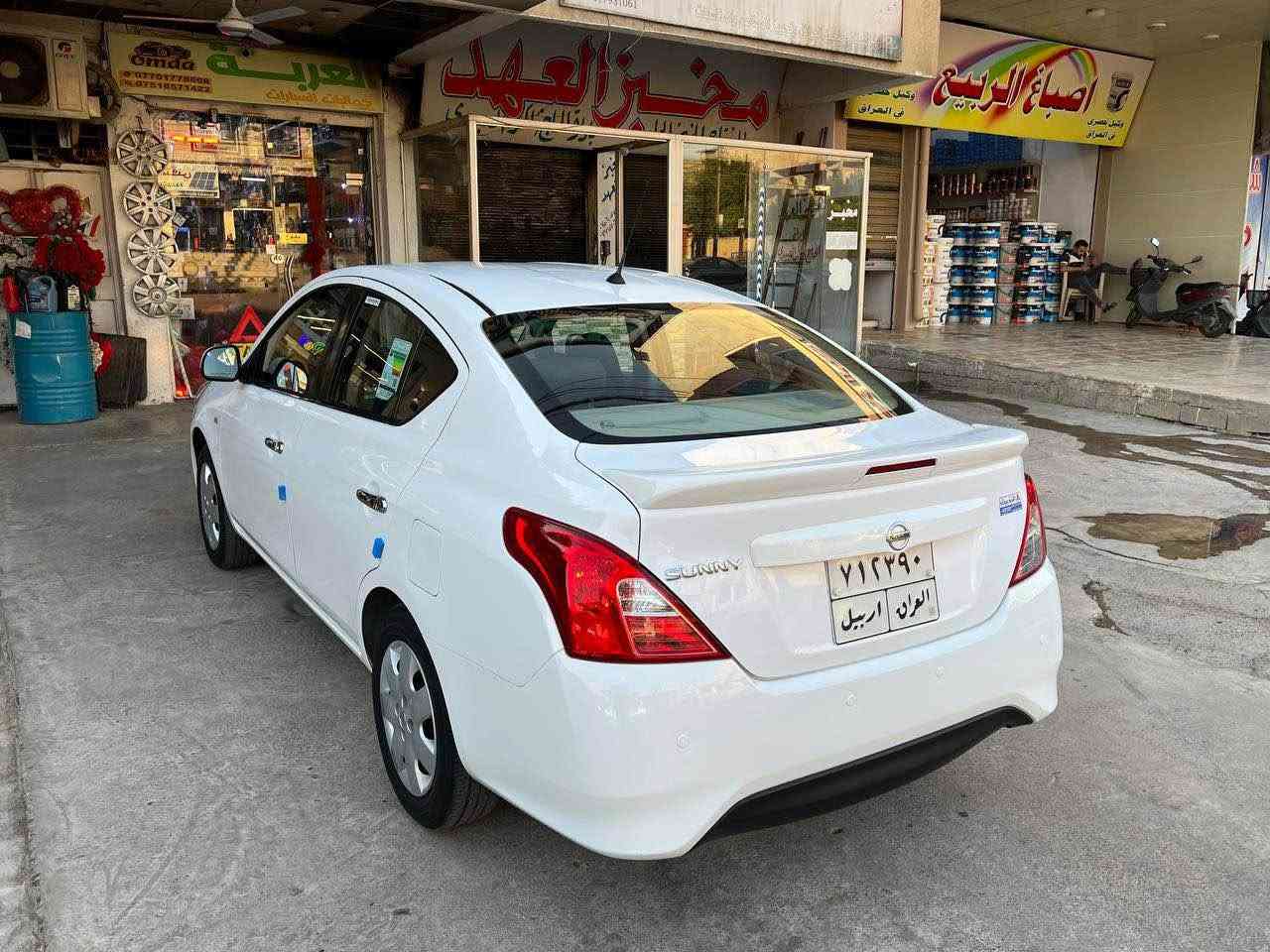 السلام عليكم ورحمة الله🙏
نيسان صني للبيع ✔️ 
موديل : 2021 هندي امل بليتة زركة 🔹 
ماشية : 40 الف km 
سيارة جديدة خااام  💠 
بدوون قطرة صبغ مكفولة 🔸 
((مكان السياره موصل/ اربيل )) 
السعرر 114 وبيها مجال بسيط
*********** يوجد واتس اب أربيل, العراق
