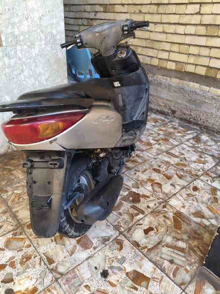 السلام عليكم دراجه بريز للبيع الدراجه البلاديه ختم واحد نكره سلف نواقصهة بس جبنه مال كلج و تبديل قايش الدراجه خرسه السعر 550وبيهة مجال المكان بغداد الحريه الرقم ‏‪0775 648 6661‬‏
