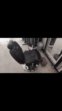 سلام عليكم شباب عندي دوات حلاقه البيع كرسي ومرايه وميز البيع وياه مكينه هم البيع مكان بابل نيل سريديب السعر عل هذه رقم ***********
نضافه فول ♥
