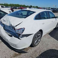 من رخصه الادمن ماليبو موديل 24 ماشيه 38 الف (كيلو) مرقم بغداد بأسمي  ا...