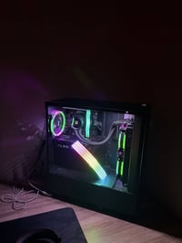 Pc وشاشه للبيع المعالج : COR I5 12400F   كارت شاشة : RTX 4060   الرام ...