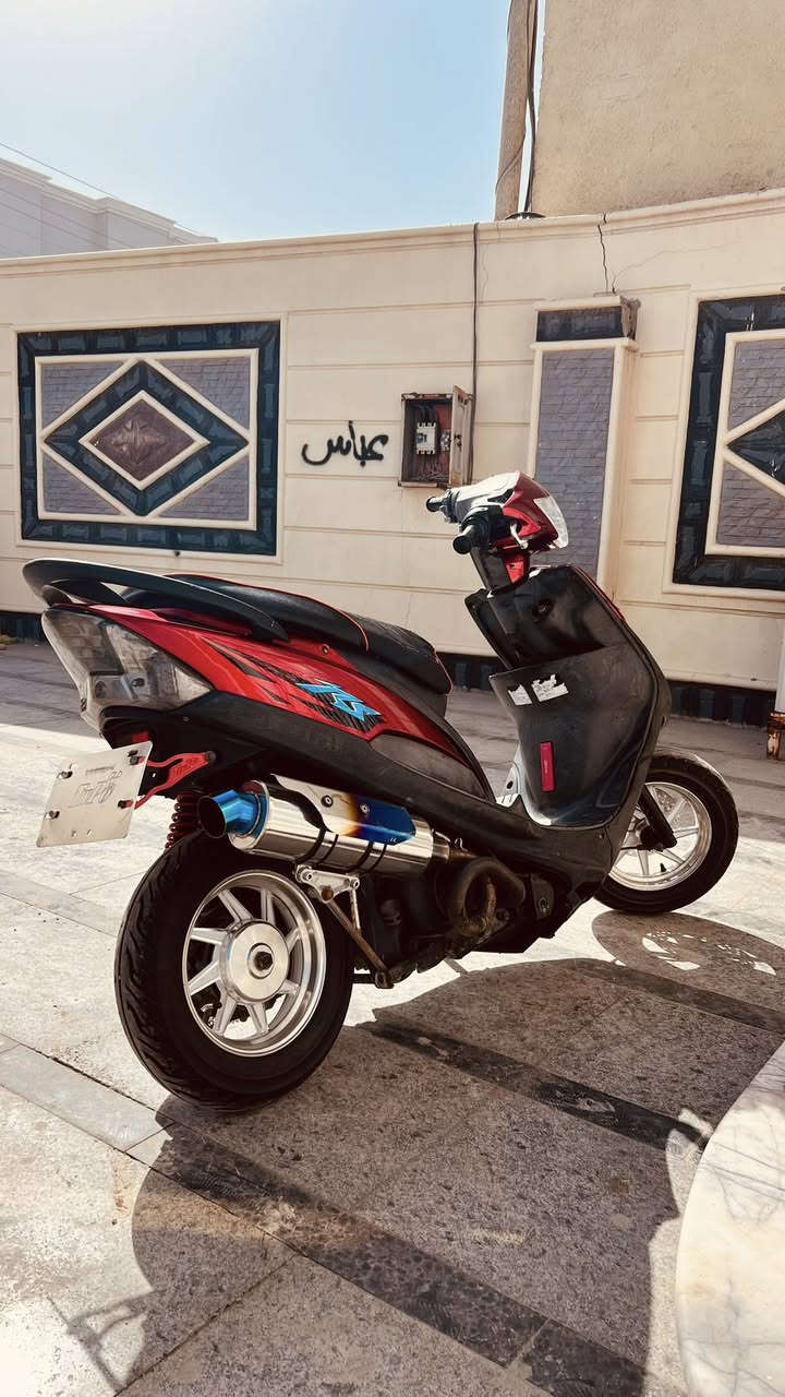 للبيع سعر 950 مكينه بلادي ما مفتوحه
بيها قاعده توبو اصلي 
كلجات fcs
شوته أربعه ولف
 صالنصه حلزوني ATR 
وياله رياضي وزن ثقيل 
مكاني بصره ابو الخصيب حي العسكري
متواجد ع لواتساب ***********
