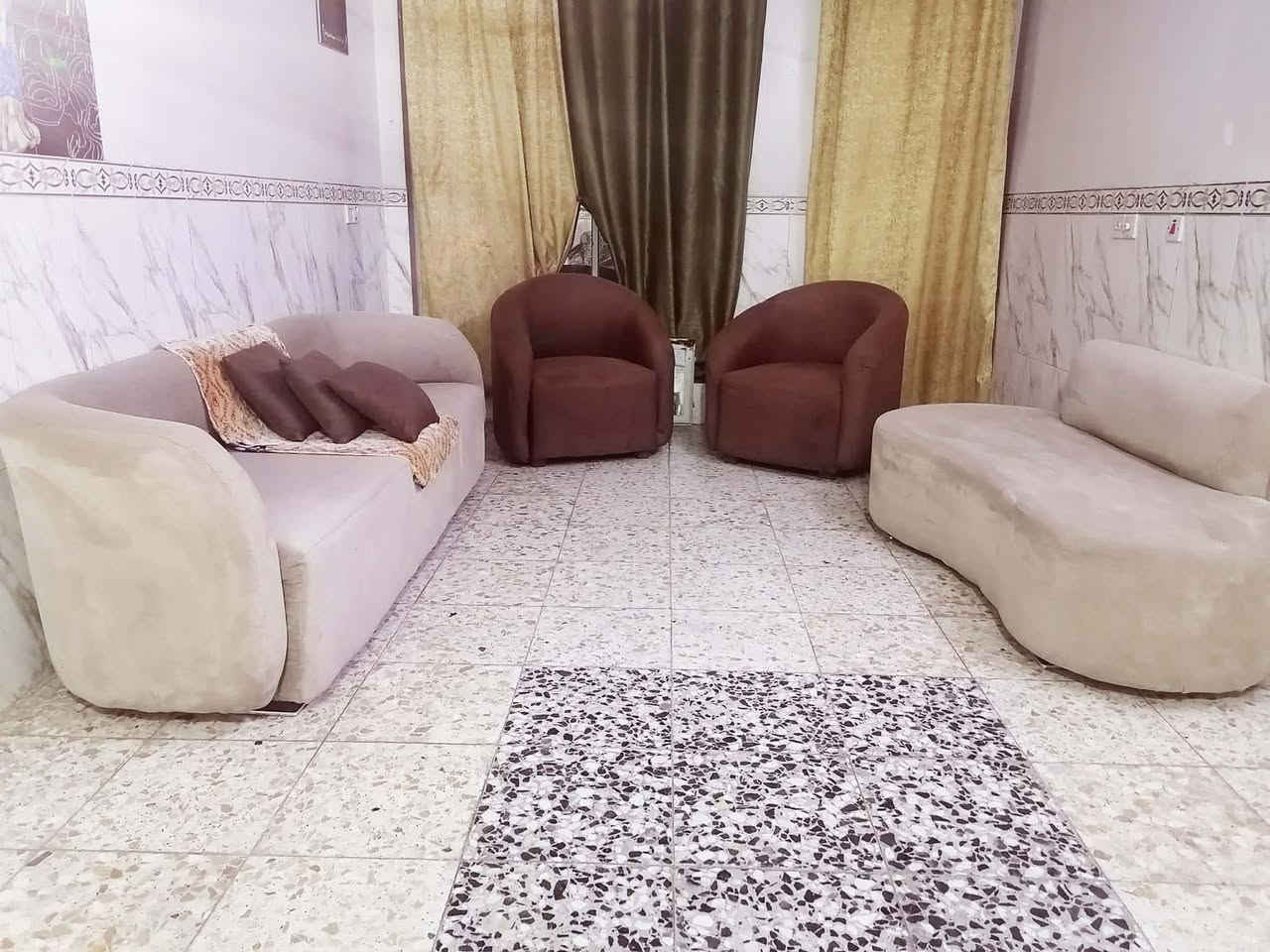 تخم مستخدم الاسعار تبداء من 80 الف الى 695
متوفر  تخم  وديوان تركي عراقي مصري
4 مقعد
6 مقعد 
7 مقعد 
8مقعد
10 مقعد
13 مقعد
16 مقعد 
التوصيل لكل العراق متوفر 
والعنوان بغداد منطقة العريفية
نشتري ونبيع الاثاث النظيف فقط
للتواصل معي على الخاص


**إذا كنت صاحب هذا الإعلان وتريد حذفه لأي سبب، رجاءا أرسل رسالة إلى الدعم الفني**