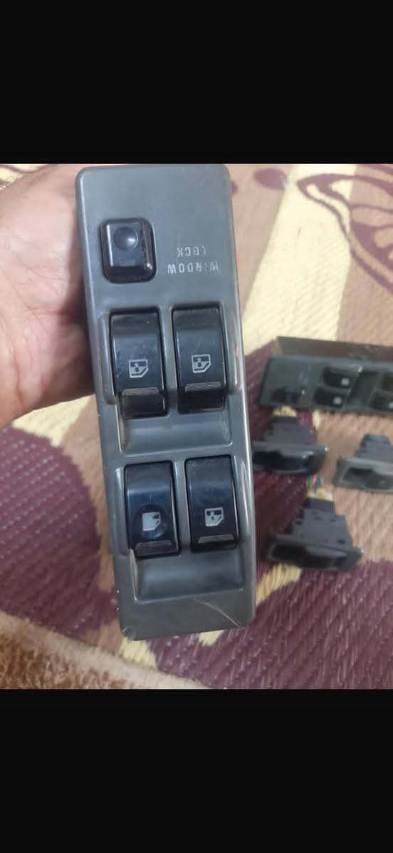 غراض باجيرو من ٢٠٠١الى ٢٠٠٧ حاويه بغداد مدينة الصدر اورفلي *********** وتساب موجود خدمة توصيل موجود اسعر عل خاص
