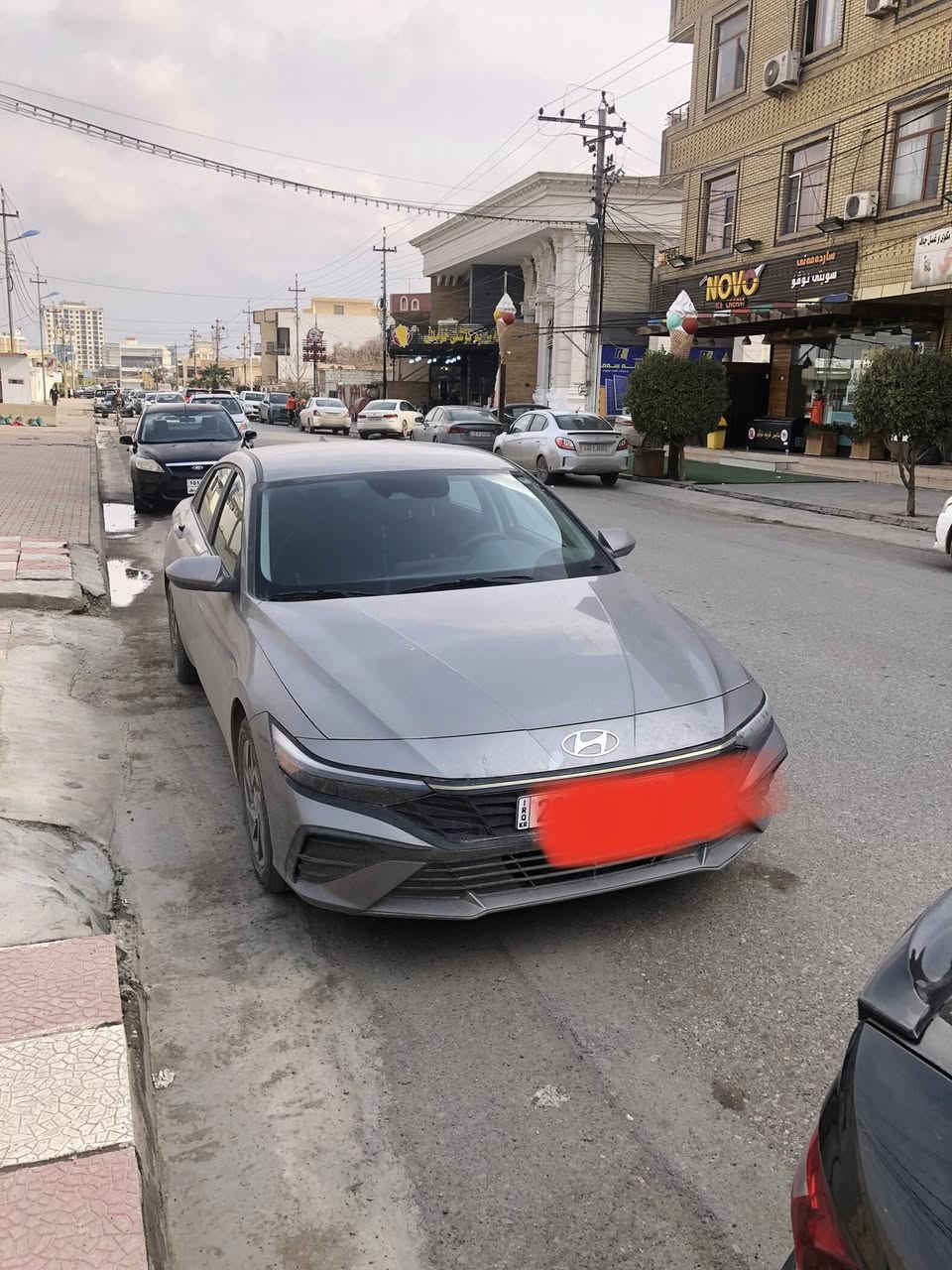 السلام عليكم الانترا 24 فول مواصفات ما عدا الفتحة وارد امريكي مرقمة اربيل و جاهزة سنوية 2031 اليوم ترقمت شرط التحويل العنوان اربيل السعر 165 
***********
ملاحظة السيارة نبدل باب السايق بلادي
