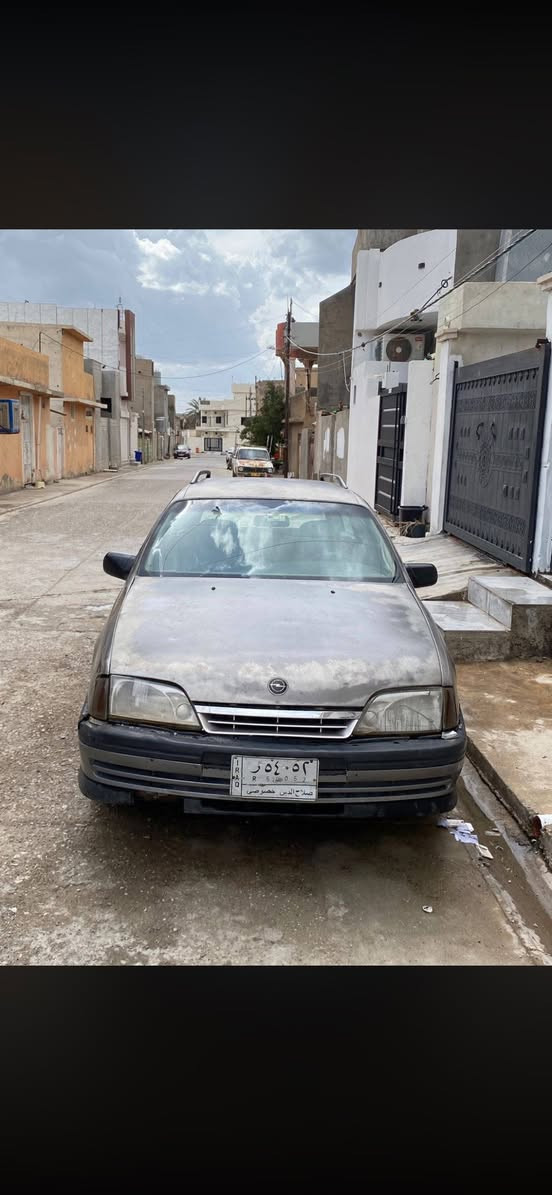للبيع اوبل اوميكا موديل 1991 حجم 20 بلاد اي عيب مابي سنويه منتهي كارتونيه شرط تحويل سعر 12 وبي مجال للشراي  مكاني طوز خورماتو ***********
