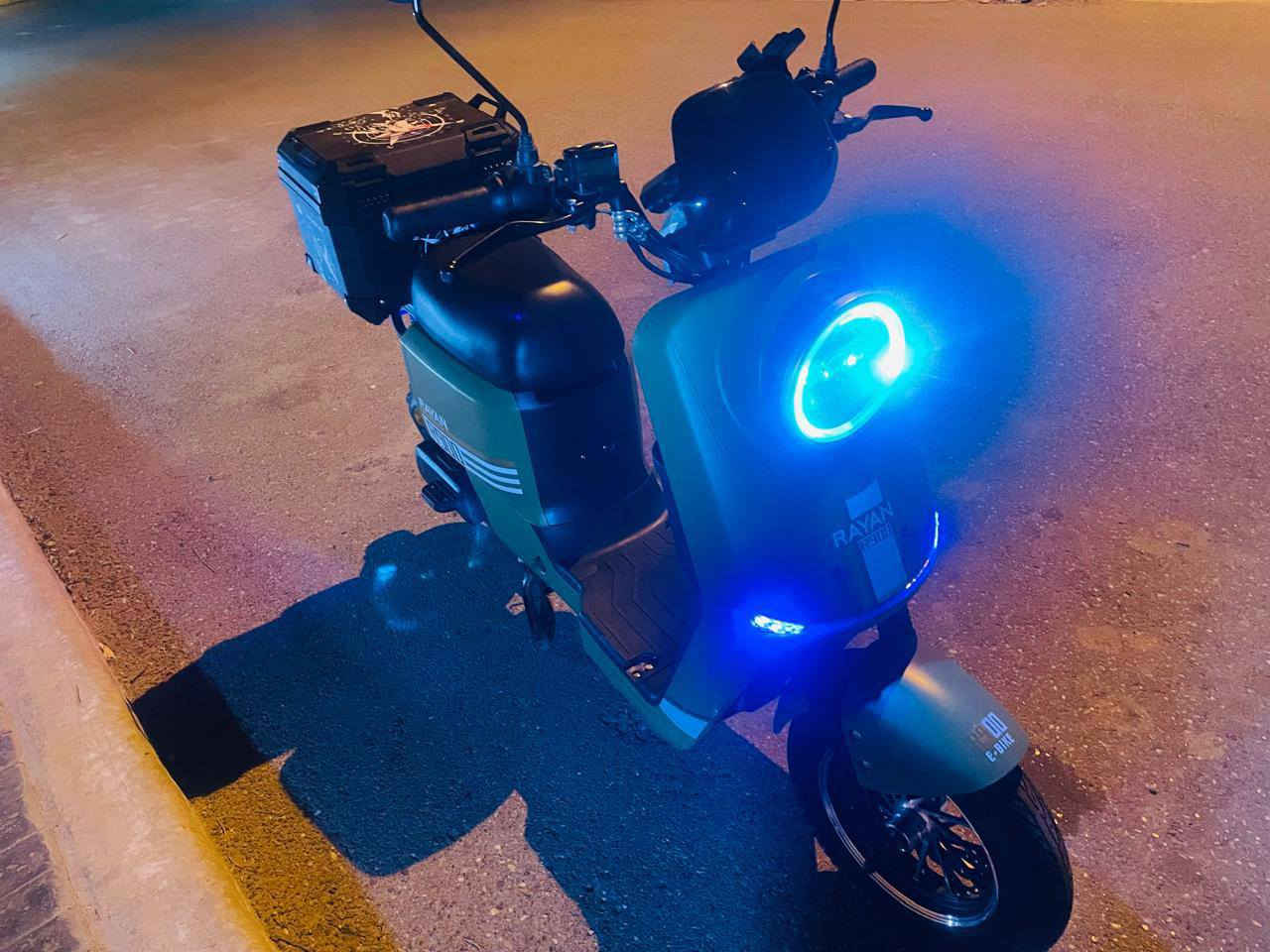 دراجه شحن للبيع RAYAN  R900  سرعه 90  / 3 نمر
5 بطاريات شحن يكفي 35 كيلو حقيقي السعر 600الف وبيه مجال مكاني بغداد الشعله قرب مجمع صحه وعافيه ***********
