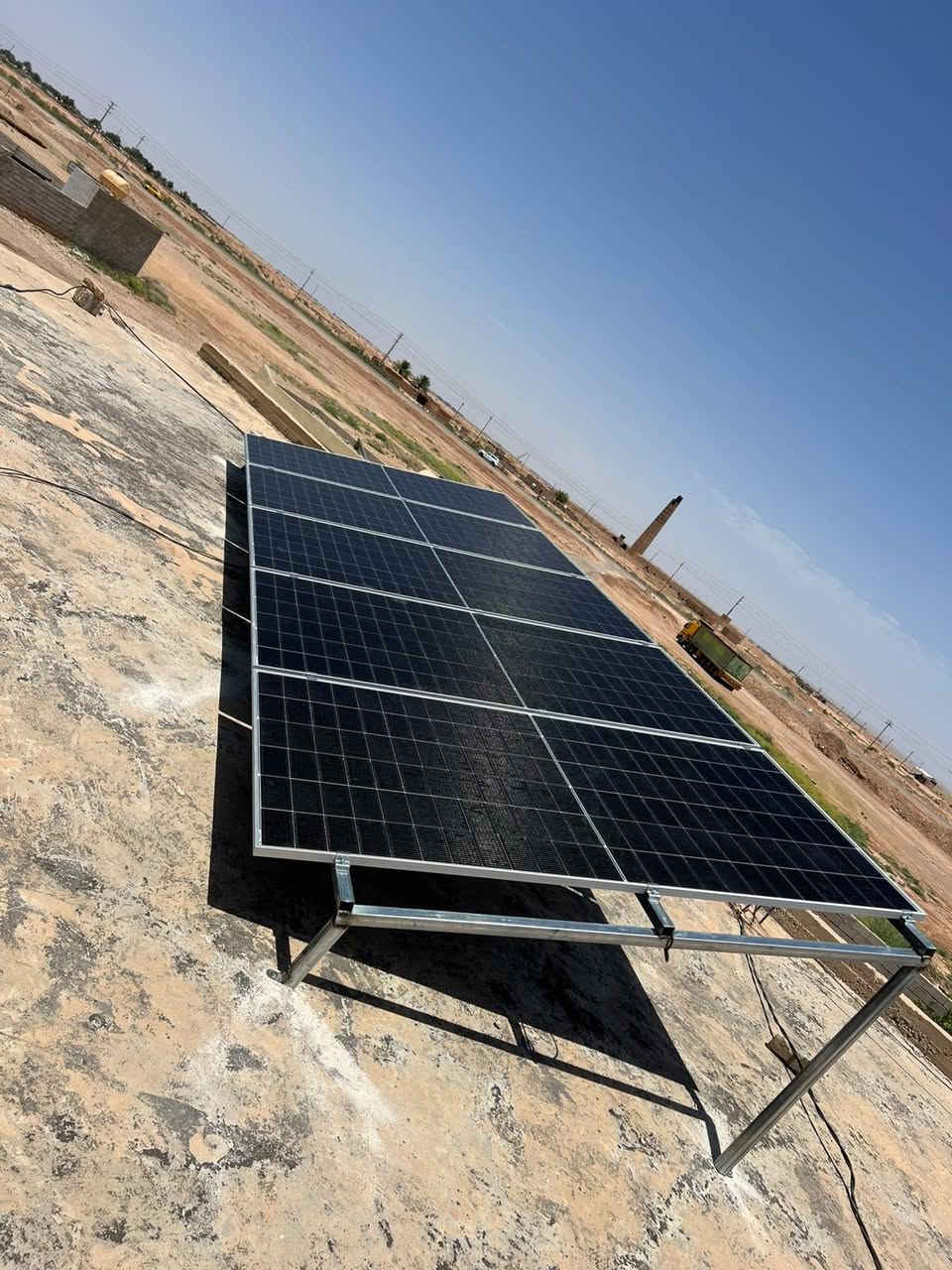 اليوم السبت الموافق 06/06/2026
تم بعون الله إكمال نصب  وتشغيل منظومتين للطاقة الشمسية. 
* المنظومة الأولى: في #قضاء #مندلي. #الجسر 
تجهز 10 أمبير نهارا  10 أمبير ليلا وتتكون المنظومة من:-
1-ألواح شمسية عدد 5 قدرة اللوح الواحد 620 واط
2- بطارية نوع ليثيوم قدرتها 10 كيلو واط
3- أنفيرتر قدرته 6 كيلو واط
4- بورد خاص بالمنظومة متكامل الحماية
5- هيكل حديد مغلون مقاوم للصدا

* المنظومة الثانية. في #قضاء #مندلي. 

تجهز 10 أمبير نهارا  6 أمبير ليلا وتتكون المنظومة من:-
1-ألواح شمسية عدد 5 قدرة اللوح الواحد 620 واط
2- بطارية نوع ليثيوم قدرتها 5 كيلو واط
3- أنفيرتر قدرته 6 كيلو واط
4- بورد خاص بالمنظومة متكامل الحماية
5- هيكل حديد مغلون مقاوم للصدا

#ملاحظه: لانعمل ببطاريات التجميع الرديئة. 

بإدارة عمر ياسين 
وحسن سالم
للأستفسار أكثر الأتصال او مراسلة الأرقام  التالية
***********
***********
