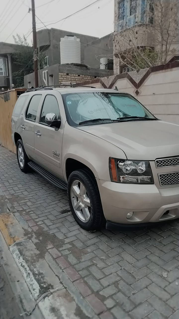 تاهو شباني موديل ١٣ جديد السيارة ضرر قطعتين صبغ جاملغ امامي الايمن مع بنيد تخم تاير جديد دلوب ياباني تبريد وتدفئة شغال ماكو نقص بيه السيارة جديدة جنطة شفط  LT1  كشنات جلد تدفئة شاشة كامرة دوارة حدادية جديدة ومواصفات التاهو ال LT1  معروفة رقم مميز اربع ارقام باسمي رقم الالفون *********** ابو امير السعر المطلوب 245 وبيه مجال
