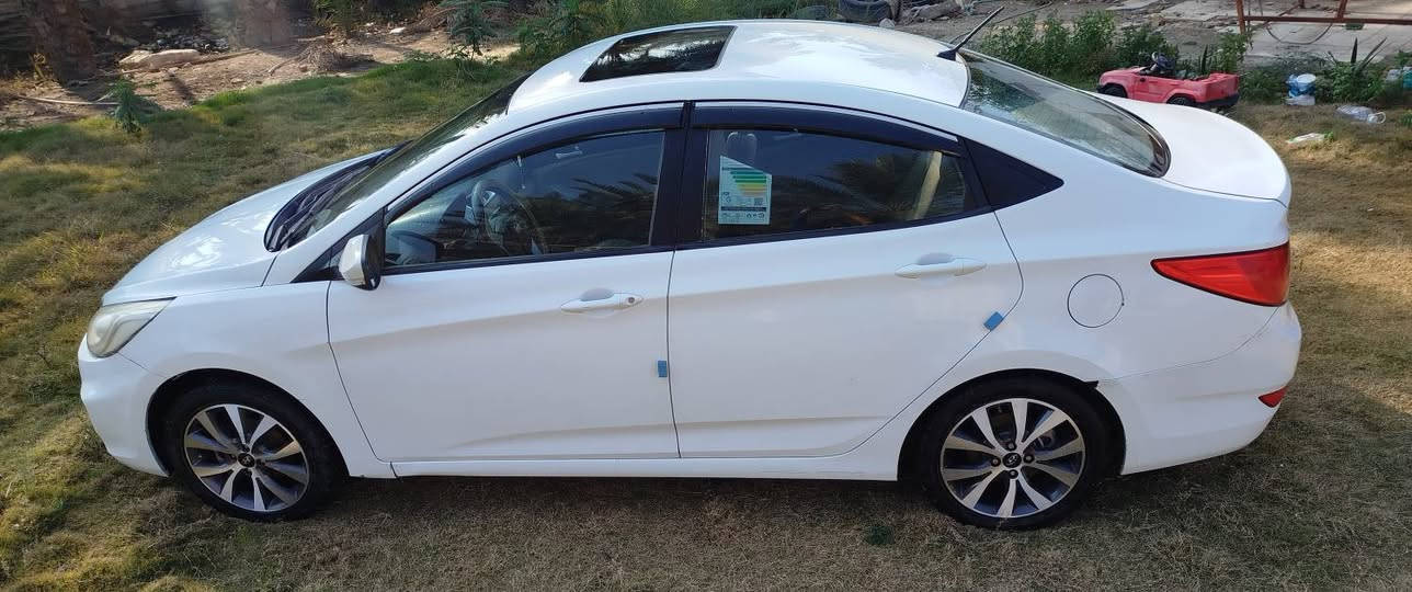 السلام عليكم اكسنت 2016 فول مواصفات بلو مكينة 1600. رقم بغداد دولي سنوية جديده بأسمنا ( السونار مُرفق بالمنشور) .گير مكينه حدادية ب حالة  
جيده . تخم تاير جديد .اضوية ليد زينون  . السعر  115 وبيها  
مجال مكان السيارة بابل  رقم الهاتف . ***********
