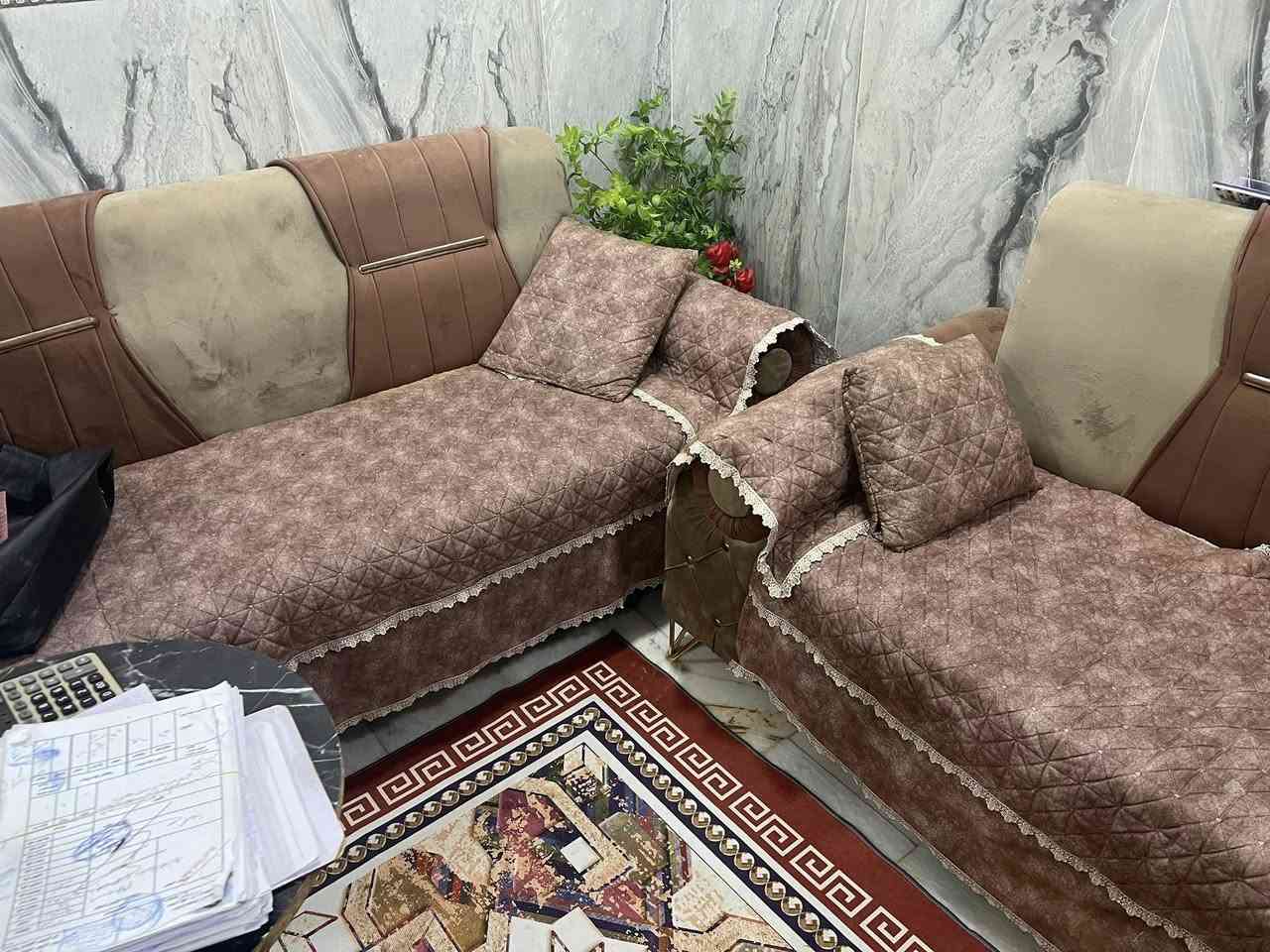 السلام عليكم تخم عدد4 للبيع مكانه بغداد حي جهاد سعر 150 رقم ***********
