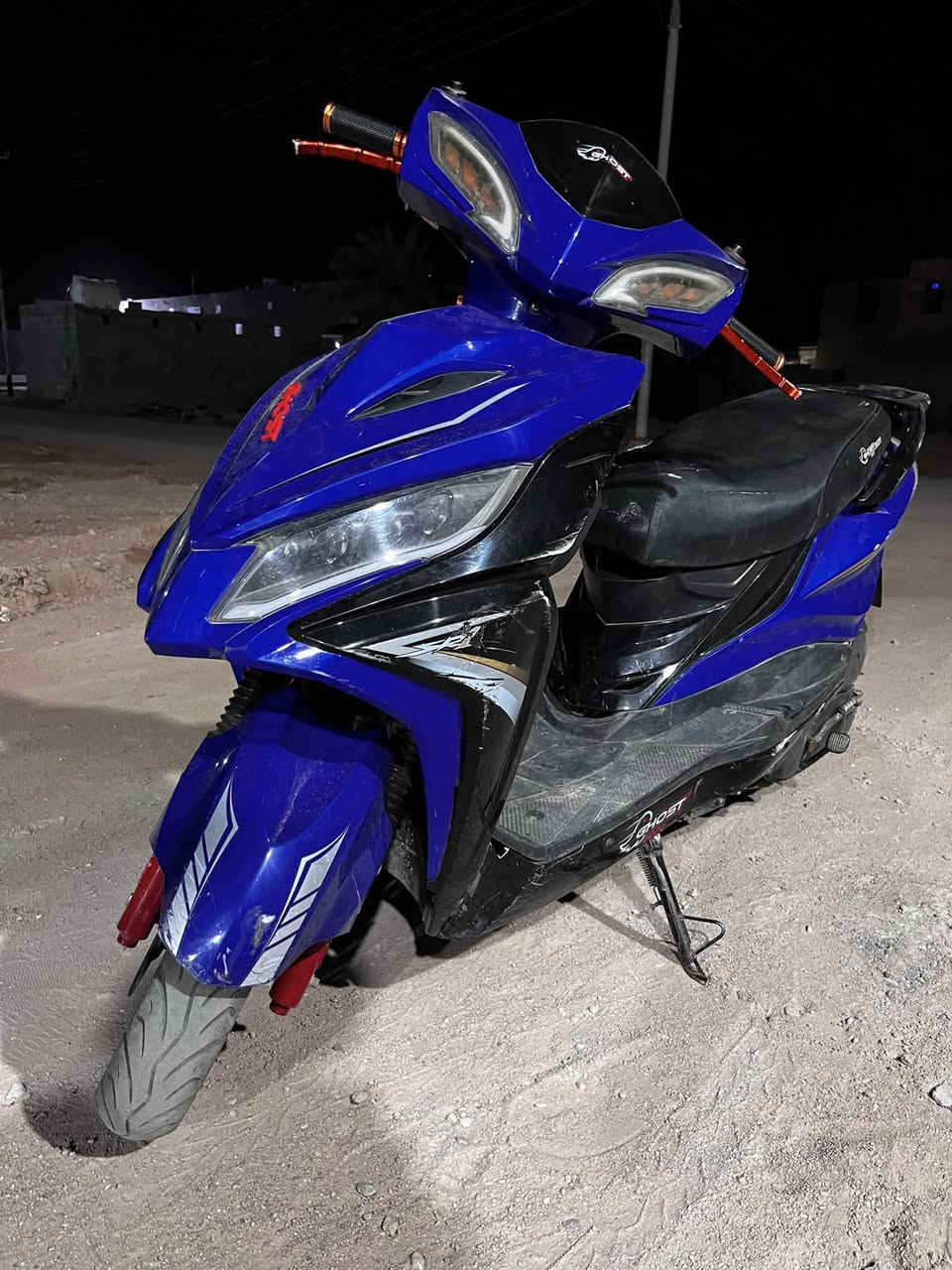 السلام عليكم دراجه جامبو صيني كلشي شغال نكره سلف محور مكينة ماكس مكينه رمبه ما مفتوح بيه برقي تجي تفحص تجيك اذ مفتوحة تاخذة بلاش دراجة تاخدها ربع ما تصرف عليها سعر 450وبيها مجال بسيط حك جيه مكاني البصرة/النشوة/الزريجي 
رقمي للتواصل واتساب/***********
