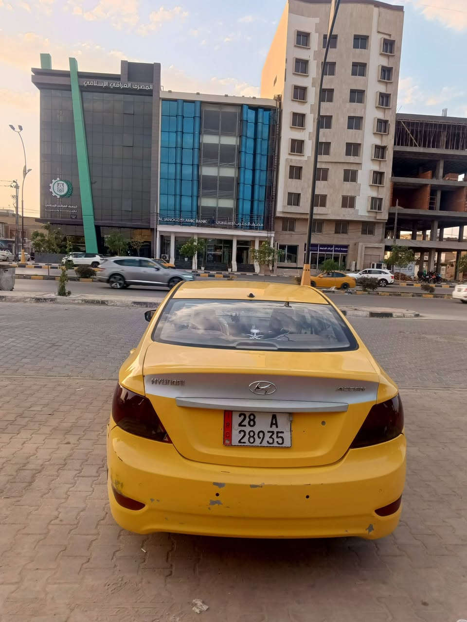 سلام عليكم اكسنت موديل ١٣ للبيع محرك ١٦٠٠ خليجي بيها ضرر الجاملغات الوره السياره جاهزه محرك وكير جاهزات تخم تاير جديد درايمات جدد بوربرين جديد غرفتها حلوه السياره بيها منظومة غاز انسى الصرف رقم نجف انكليزي بسمي مداور ثاني يوم سياره احلى من الصور مكاني نجف شارع المطار السعر ٧٩ وبيها مجال  رقمي ***********
