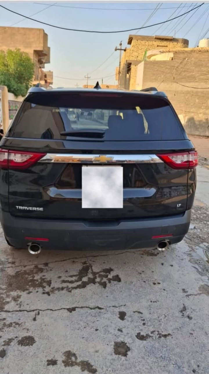 للبيع: شفروليه ترافيرس 2021 وارد أمريكي
* الموديل: 2021
* النوع: شفروليه ترافيرس (Chevrolet Traverse)
* الوارد: أمريكي
*رقم دولي :بئسمي 
* الفئة: (LT)
* المحرك: 3.6 لتر V6 بقوة 310 حصان
* ناقل الحركة: أوتوماتيك 9 سرعات
* الدفع: (2ويل )
* عدد المقاعد: 7 
* الممشى: (74Km)
* الحالة: نظيفة وجاهزة للاستخدام
* المكيف: ثلج
* المحرك والكير : بحالة ممتازة
* الإطارات: (نسبة جيدة)
* المواصفات: شاشة، كاميرا خلفية، حساسات خلفيه ، تشغيل بصمة، تشغيل عن بُعد، مثبت سرعة،  كشنات الاماميه كهربائيه و 5بصمات 
4بصمات الباب و الصندوق 
السعر: (220) وبيه مجال للطيبين 

للاستفسار والتواصل: (***********)
مكان سياره البصره
