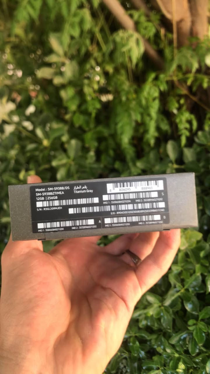 Galaxy samsung s25 Ultra 

کەپس کەپس هەڵنەپچڕاو خۆو هەڵی پچڕە 
ڕەنگ Titanuime 
زاکیرە 256 
ڕام 12 
Snap dragon 8 Elite 
کامێرایەکی ناوازە 
نرخی 800 $ دۆلار قفل 🔒
***********
واتساپ📞
ئەگەر موشتەری تێل یان چات بکە لە خزمەتتام السليمانية, العراق
