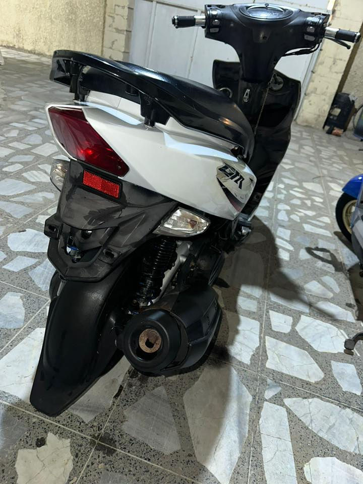 سلام عليكم دراجة جيتي ار بعده بحالة الوكالة مكفوله كفاله عامه شلعه ومعدل شك الكاع  كفرات بلاديه ختم واحد مكاني بغداد شارع فلسطين *********** السعر واحد وخمسين وبيه مجال
