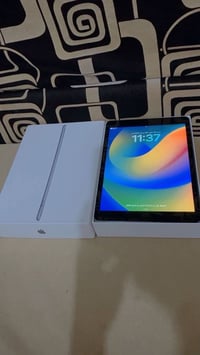 ايباد ٩ • ٦٤ • بطارية ٩٠٪