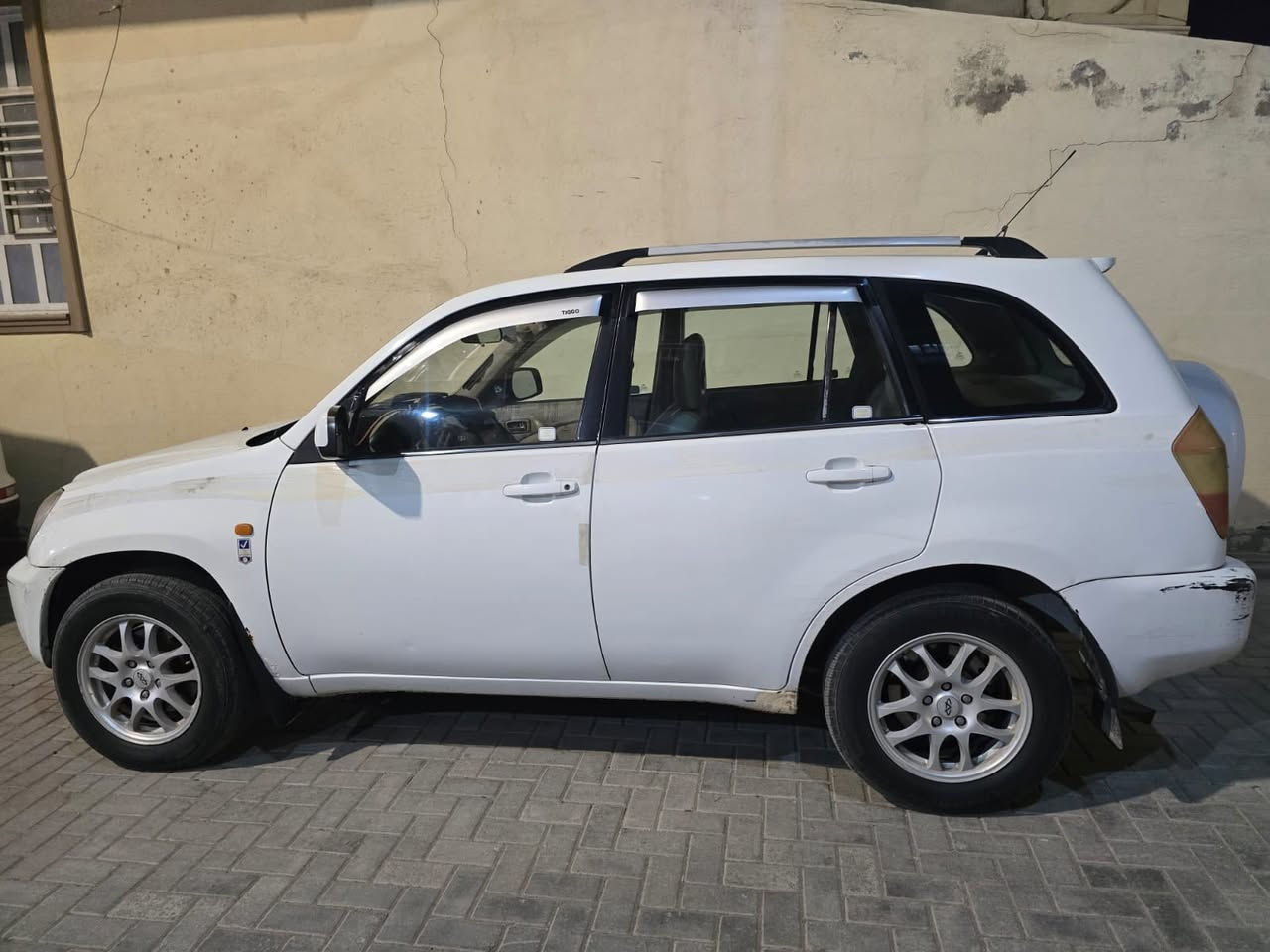 شيري تيكو ٢٠١١
سنويه مفقوده وبيهه فقدان سنويه
محرك واكف بيهه بطل 
كير ميكانيكي 
سعره ٤٠ فقل فقل  
الاتصال *********** 
بغداد / الكاظمية
