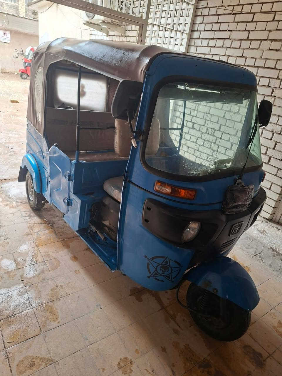 تكتك ٢١شهر ١١/ضربه بالغد وضربه خلفيه  ومحركه يرادله شرك /رقم نكليزي نجف مشروع وطني يعني بي مكان تحول
بغداد البلديات 
السعر ٧وبيه مجال
***********
