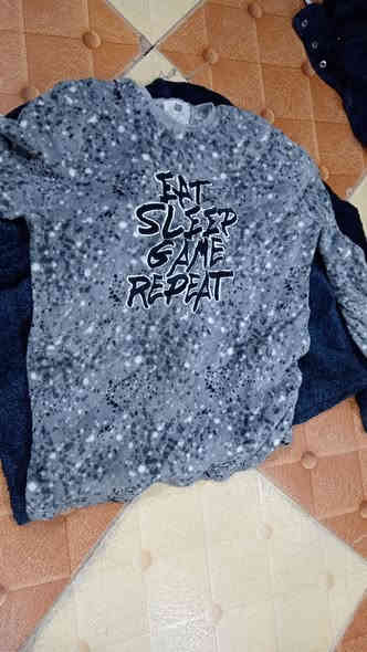 قطع بفلس ونص تراك نسائي سعره 5000 سويتر نسائي بناتي سعره ٤ بجامه سعره ٣ قطعتين ب٥٠٠٠
توصيل مجاني داخل حي تونس *********** واتساب
