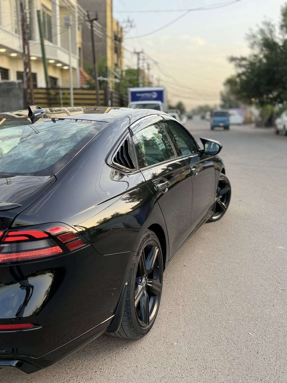 � للبيع | هوندا أكورد هايبرد 2025 | فئة Sport فول مواصفات 🚘
📍 المكان: حي الجهاد 
💲 السعر:186 ورقة – وبي مجال
 رقم + واتس ***********

🔹 تفاصيل السيارة:

 وارد أمريكا
 ماشية فقط (3800 )كيلو متر
 هايبرد | مكينة 2000 | فئة Sport فل كامل
 بصمة تشغيل + بصمة أبواب
 فتحة سقف
 تشغيل عن بُعد
 تبريد قطعتين💨
 كراسي كهرباء
شاشه كبيره
 رادارات أمامية وخلفية وجانبية
 سايد بريك بصمة + أوتو هولد
‏ CarPlay + 📲شاحن وايرلس
 تحديد مسار + فول تحكم من الستيرن
 ومواصفات خاصة كثيرة إضافية
حادثها بنيد ومصلح نفسه بعده بصور بدون شاصي ولا لغد وبيها بارد بلجاملغ
للبيع فقط
