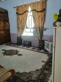 بيت زراعي غرفتين وهول وبراني وصحيات داخلية وخارجية الارضية كاشي البناء...