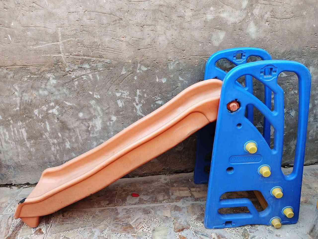 جربايه حديد ودوشك جربايه ضغط العالي وزحليكه كلهن ب35وبيهن مجال بغداد لبلديات ***********
