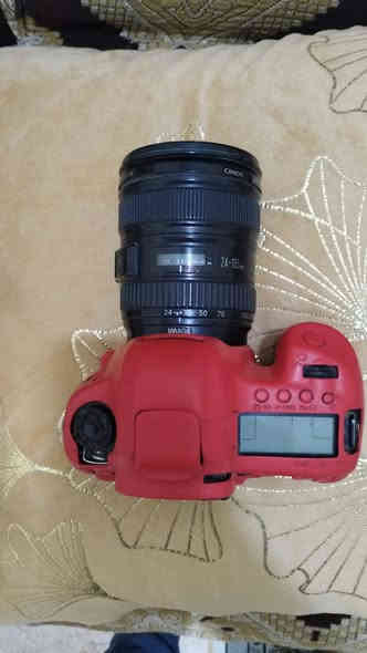 وان السلام عليكم 
كامره كانون 5d بيها خلل بل عدسه بس تصور طبيعي وممان تشغيل الكامره يحتاج تبديل

مع كامره نيكون 610 بس هاي تفيد اهل الصيانه لان طايحه وما تشتغل بس ع M

شتنطيني بيهن بلعافيه

للتواصل ***********
